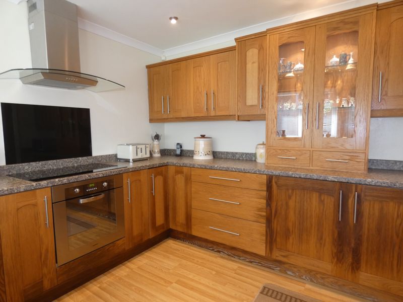 Kitchen/Breakfast- click for photo gallery